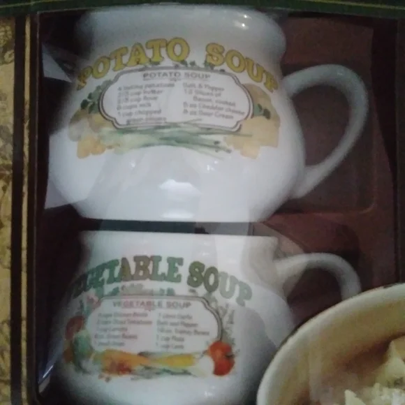 Soup Gift Set with Colorful Mugs - Picture 7 of 7